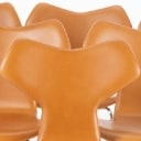 Arne Jacobsen. Seks 'Grand Prix' stole, model 3130, cognacfarvet læder (6)