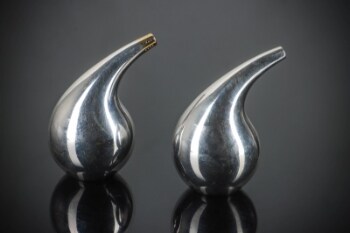 Georg Jensen. Par salt- og peberbøsse nr. 965 (2)