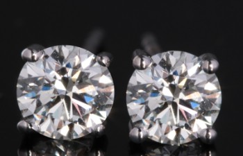 Øreringe 18kt med brillantslebne diamanter 1.10ct
