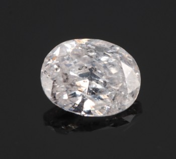 En uindfattet ovalsleben diamant på 1.00 ct.