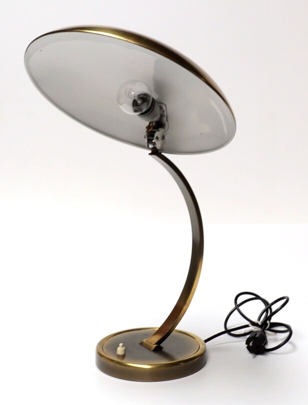 Christian Dell. Kaiser bordlampe af patineret messing, model 6751