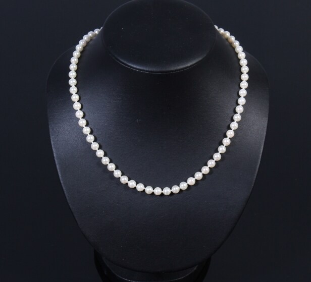 Pärlcollier, Akoya pärlor, Alton, 18k guld