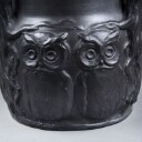 L. Hjorth, Bornholm. Lampe i sort terracotta med ugler og flagermus, slut 1800-tal