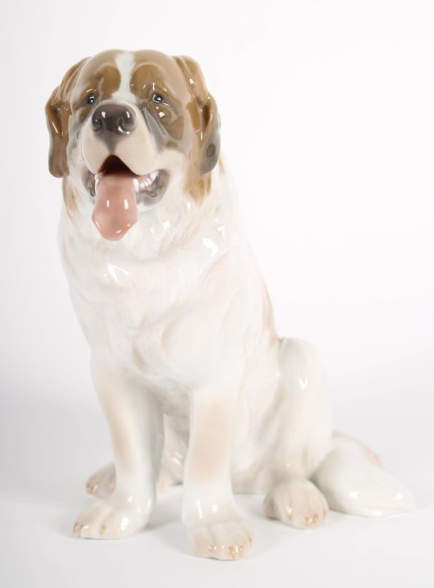 Bing & Grondahl. St. Bernard dog no. 1916. | Lauritz.com