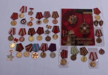 Sovjetunionen samling medaljer m.v.