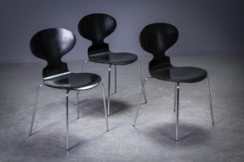 Arne Jacobsen (1902-1971). Et sæt på tre Myren stole