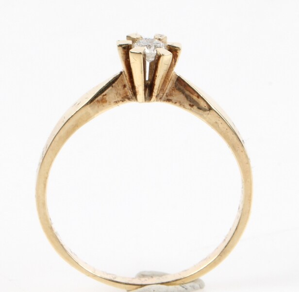 Prinsesse ring m/ brillant, 14 kt guld , 0.15 ct. Aagaard Design.
