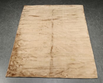 Moderne tæppe, 238 x 170 cm.