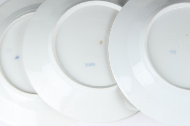 Royal Copenhagen. 'Butterfly' plates and bowl on foot, 19th century (7)
