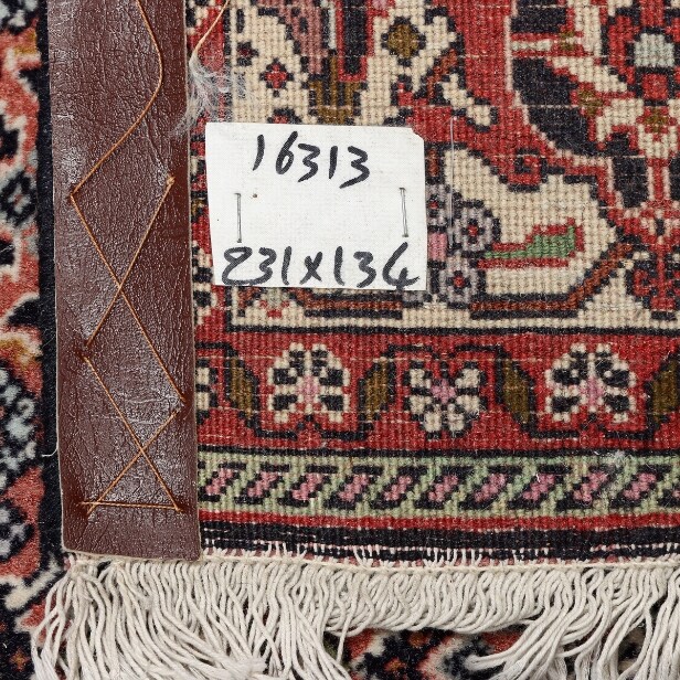 Persian Bidjar carpet, 231 x 130-135 cm.