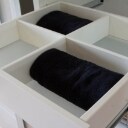 Skydedørsgarderobe med 3 hvide fyldningsdøre med hvide skinner Denne vare er sat til omsalg under nyt varenummer 3481557