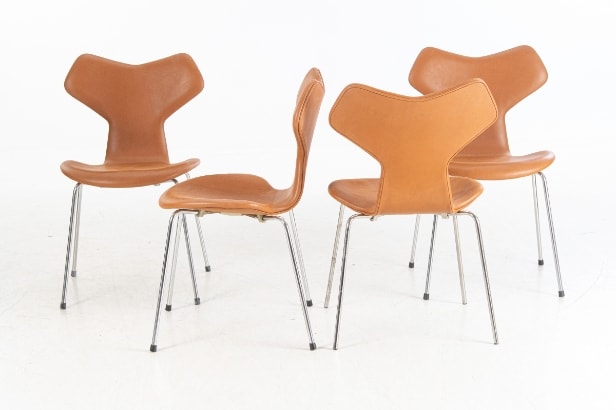 Arne Jacobsen. Four 'Grand Prix' chairs, model 3130, cognac-colored leather (4)
