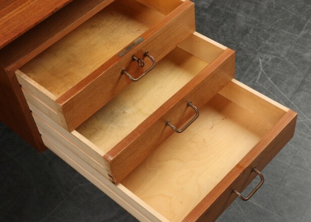 Finn Juhl. Skrivebord af teak