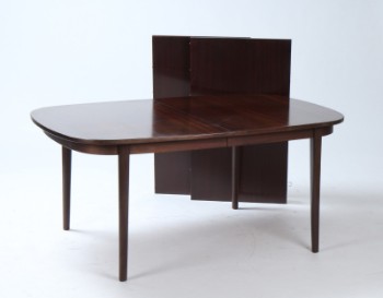 Johannes Andersen for Uldum møbelfabrik. Ovalt spisebord, mahogni