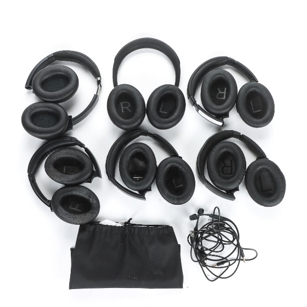 Seks par høretelefoner. Bose samt Soundcore (6)