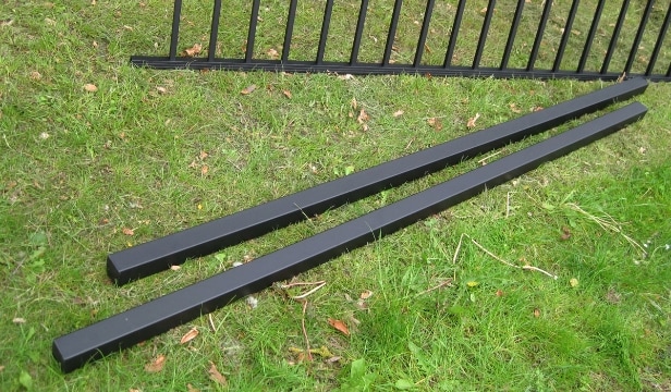 Hegn med spir og stolper - Aluminium - Højde 160 cm. Bredde ca. 9,8 mtr 