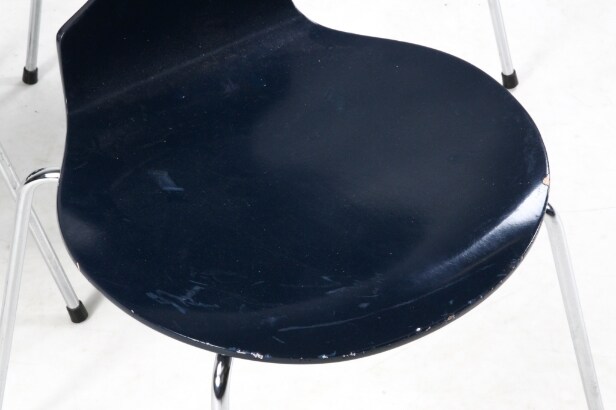 Arne Jacobsen. Myren. Seks spisestole / stabelstole, model 3101 (6)