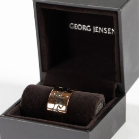 Georg Jensen. Nina Koppel. Three-part 'Fusion' ring of 18 kt. gold in GJ box.