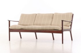 Ole Wanscher for P. Jeppesen Møbelfabrik. Tre-pers. sofa af mahogni, model 'PJ-112'