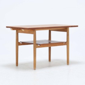 Dansk design: Sidebord / sofabord af teak og eg, 1950'erne