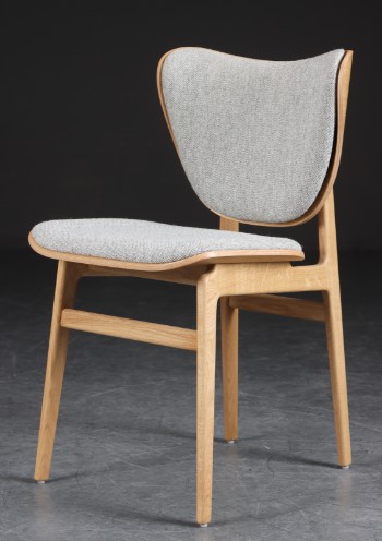 Kristian Sofus Hansen & Tommy Hyldahl for NORR11. Stol model Elephant Dining Chair