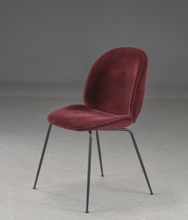 Gubi. Stol, model Beetle Chair 