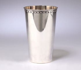 Sigvard Bernadotte for Georg Jensen. Moderne vase af sterlingsølv, anno 1977