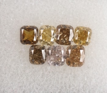 Samling uindfattede pudeslebne diamanter, ialt 1.60 ct.