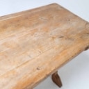 Langbord af massivt egetræ