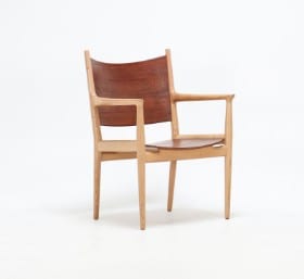 Hans J. Wegner (1914-2007) for Johannes Hansen: JH513 armstol af eg og teak