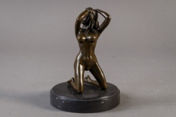 Bronzeskulptur, erotisk ung kvinde