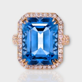 Aquamarine, pink diamond and 14 kt. pink-gold ring. 13.22 ct.