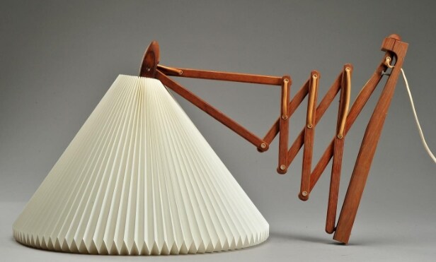 Le Klint. Saxelampe af teak