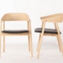 440. Andersen Furniture. To armstole, model AC2 af eg. (2)