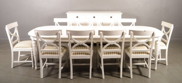Geromar Större matbord,10 stolar och sideboard/skänk i äldre stil(14)