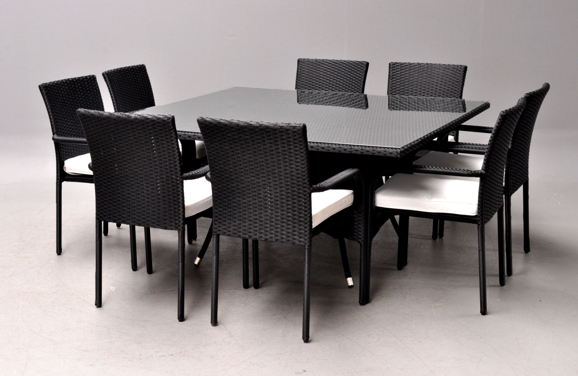 Gå glip af Regnskab sektor Havemøbler. Kvadratisk bord samt otte armstole, sort polyrattan (9) |  Lauritz.com