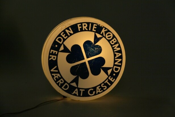 Samling FDB og Cirkelkaffe skilte og memorabilia