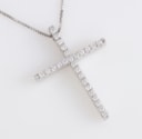 Diamond cross in 18 kt. white gold, 0.47 ct. (2)