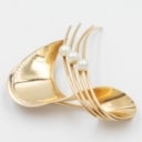 Brooch made of 14 kt gold adorned with three saltwater cultured pearls.