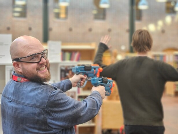 Holstebro - Teambuilding for voksne: Nerf Battle på biblioteket - Ram din sureste kollega i nakken!
