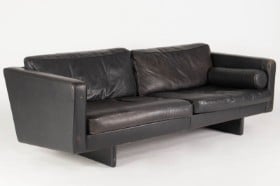 Søren Holst for Fredericia Furniture. Tre-pers. sofa model 2473