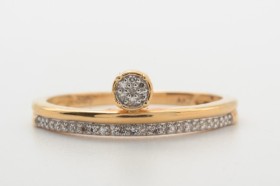 Ring med diamanter, ca. 0.,08 ct. 14 kt. guld, str. 52