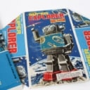 Ha Ha Toy. Robot Piston Action. Batteridrevet Robot samt Lantern Robot og 4 stk. Japanske Robot Låg / topemballage og 3 Danske Filmprogrammer (9)