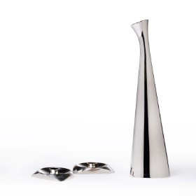 Bent Knudsen, Kolding. Slim vase and pair of candlesticks in sterling silver (3)