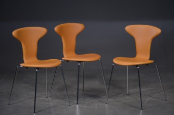 Arne Jacobsen, Munkegaardsstole, lys cognacfarvet læder (3)