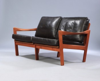 llum Wikkelsø. Topers sofa i teak, model 20, sort læder.