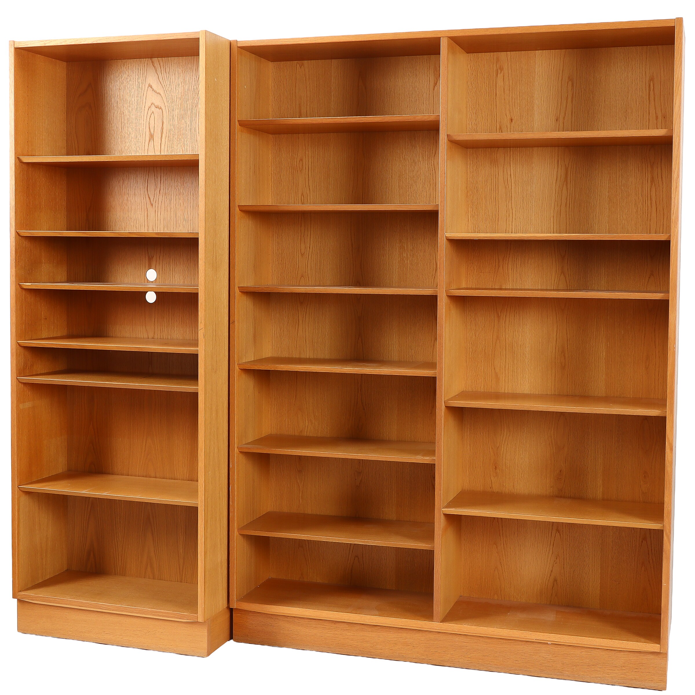 Poul Hundevad. Shelving system - 2 modules with shelves, oak veneer etc.. (2)