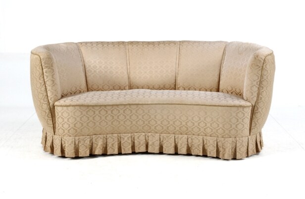 Danish furniture manufacturer. Two-seater banana sofa, 1940s