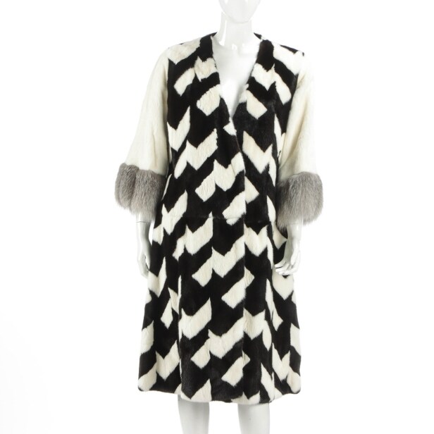 7043 - Kopenhagen Fur. Unique two-piece mink coat size 40/42