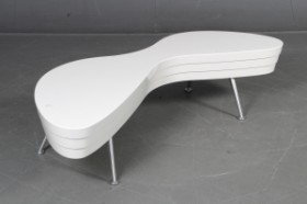 Hans Thyge Raunkjær. Oval coffee table, model Sunglass.